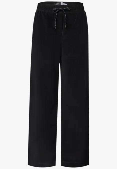 Schwarze, gerade geschnittene Hose mit Kordelzug und Gummibund.