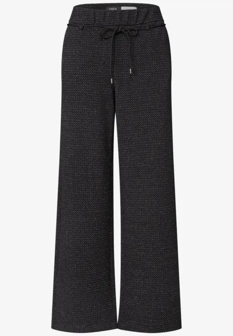 Schwarze, weit geschnittene Freizeithose mit elastischem Bund und Kordel, aus strukturiertem Stoff.