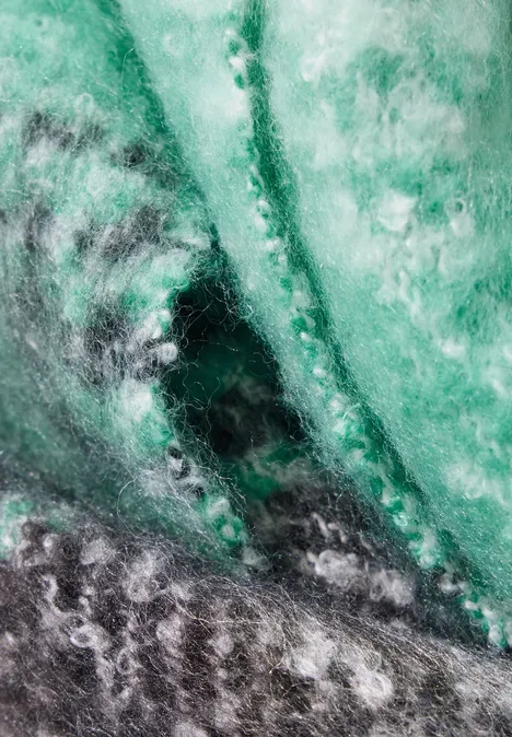 Gestreifter Schal aventurine green