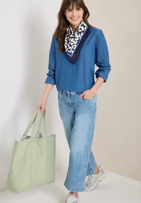 Bandana en coton avec motif léopard urban dark blue Bandana en coton avec motif léopard urban dark blue