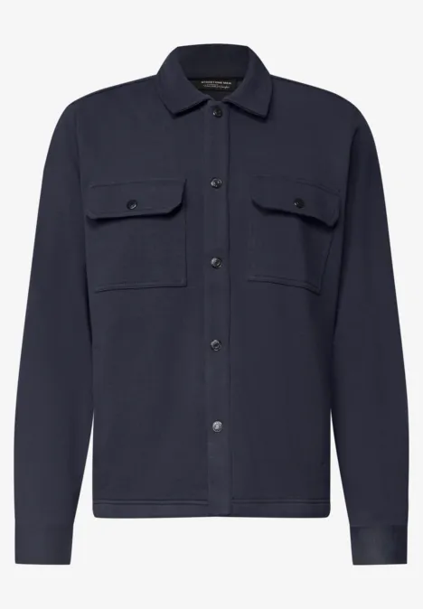 Donkerblauw overhemdjacket voor heren met twee borstzakken, knoopsluiting, klassieke kraag en lange mouwen.