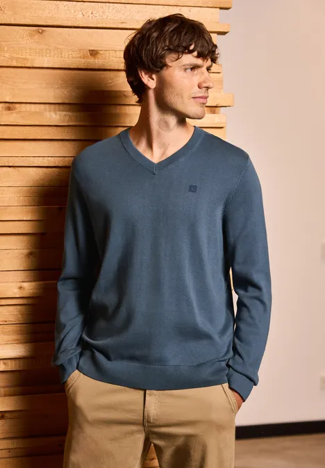 Sweter dzianinowy Basic z dekoltem w szpic dusk blue Sweter dzianinowy Basic z dekoltem w szpic dusk blue
