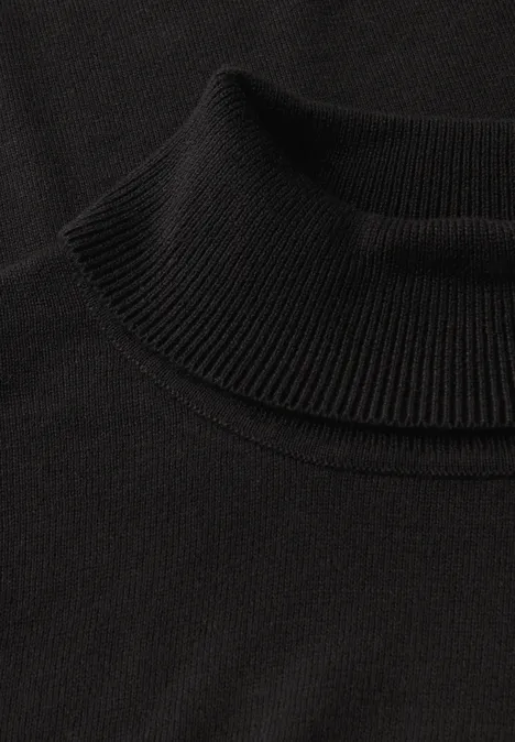 Basic Turtleneck Pullover Black