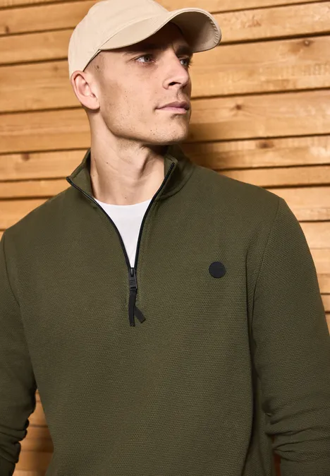 Teksturowany sweter z troyerem vintage green