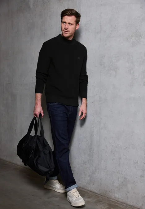 Pullover mit Stehkragen Black Pullover mit Stehkragen Black