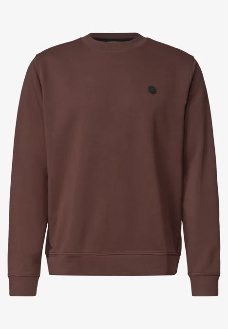 Sweat-shirt marron à col rond avec un petit logo noir sur la poitrine.