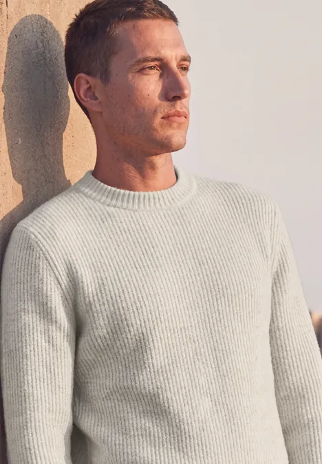 Pull à col rond contenant de la laine frost beige