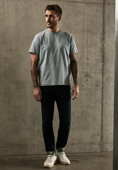 Basic T-shirt in effen kleur silver green Basic T-shirt in effen kleur silver green