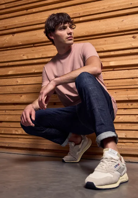 Basic T-shirt in effen kleur pastel peach Basic T-shirt in effen kleur pastel peach