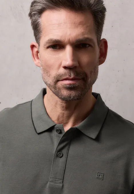Basic Piqué Poloshirt oil grey Basic Piqué Poloshirt oil grey