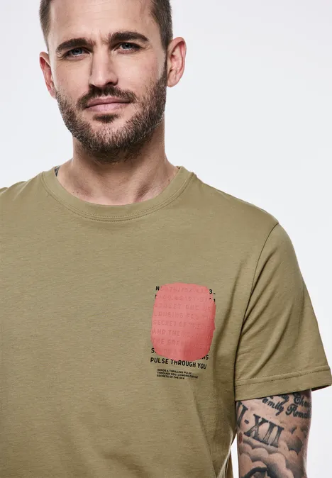 T-shirt met print op de borst beach sand