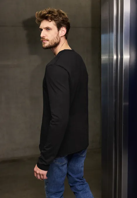 Longsleeve mit offenem Saum Black