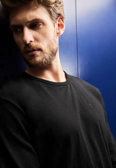 Longsleeve mit offenem Saum Black