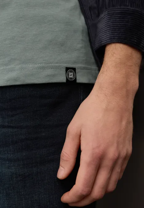 Basic T-Shirt in Unifarbe dusty mint