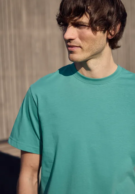 T-shirt basique en couleur unie caribbean green