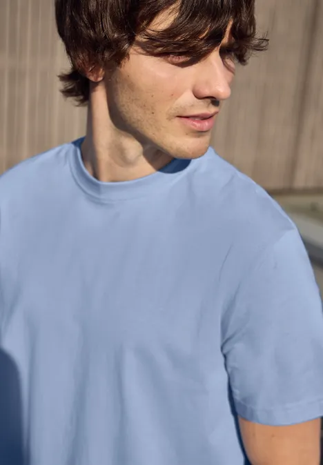 T-shirt basique en couleur unie beach blue