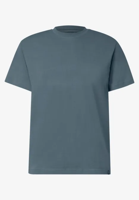 Een eenvoudig effen blauwgrijs T-shirt met ronde hals.