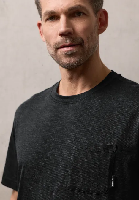 T-Shirt mit Brusttasche basic black T-Shirt mit Brusttasche basic black