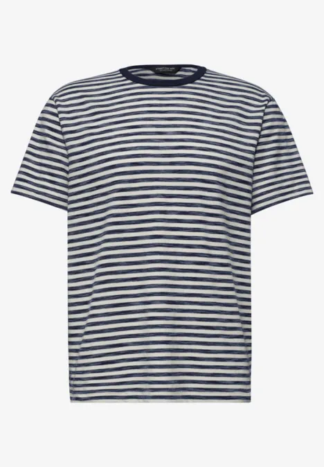 T-shirt blanc à rayures horizontales bleu marine avec col rond.