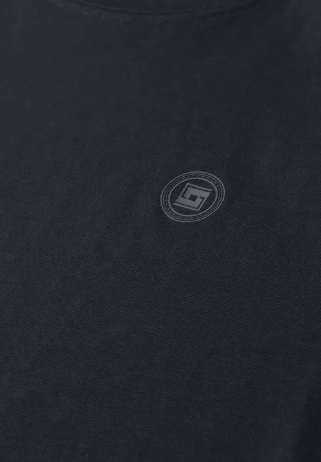 Donkerblauw T-shirt met klein rond logo op de borst