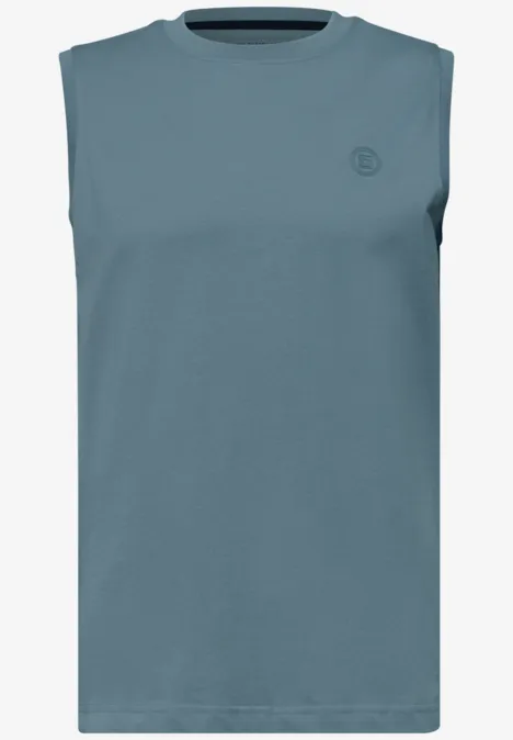 Ärmelloses Herren-Shirt in petrolblau mit Rundhals und kleinem, tonalem Logostickerei.