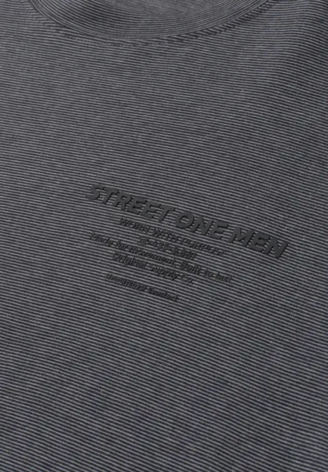 Shirt met ronde hals en opdruk op de borst dark ink blue Donkergrijs gestreept T-shirt met zwarte 'STREET ONE MEN'-opdruk en extra tekst.