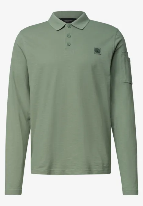 Poloshirt met lange mouwen en zakdetail willow green Groen poloshirt met lange mouwen, knopen en klein borstlogo.