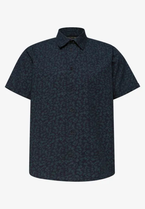 Granatowa koszula z krótkim rękawem, abstrakcyjnym ciemnym wzorem i klasycznym kołnierzem.