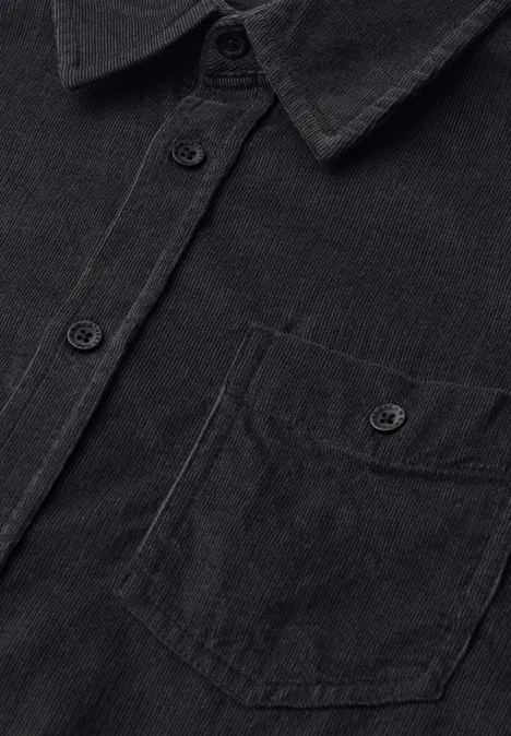 Effen corduroy overhemd met lange mouwen obsidian grey Zwart corduroy overhemd met knoopsluiting en borstzak
