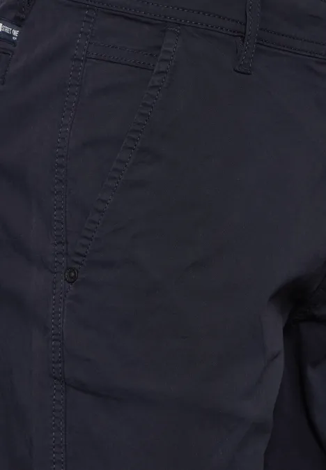 Basic chinoshort van keperstof deep blue Basic chinoshort van keperstof deep blue