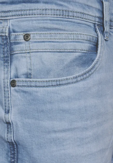 Jean coupe droite light blue wash