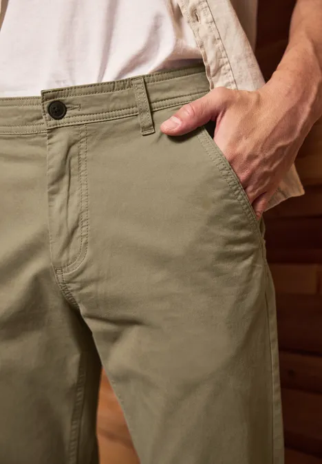 Klassische Chino almond brown
