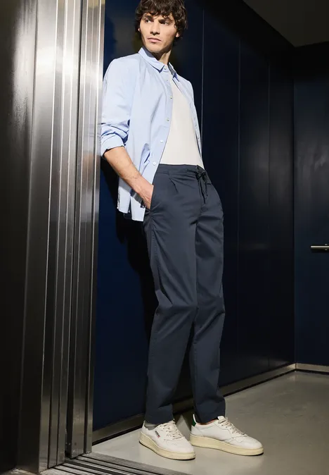 Moderne Chino dark sky blue