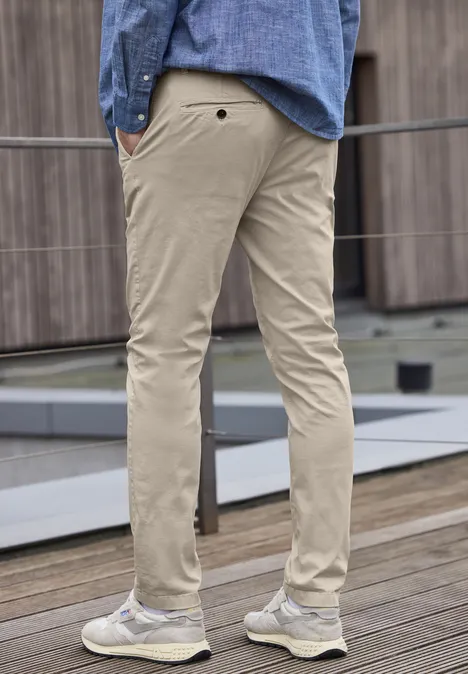 Chino z elastycznym paskiem w talii sandstone beige Chino z elastycznym paskiem w talii sandstone beige