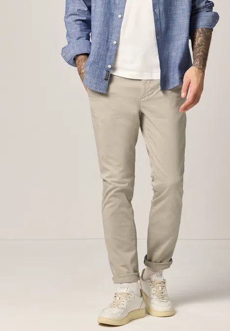 Chino z elastycznym paskiem w talii sandstone beige Chino z elastycznym paskiem w talii sandstone beige