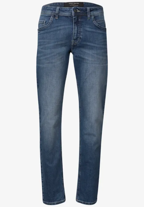 Jean bleu foncé coupe droite avec cinq poches classiques en denim.