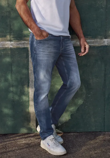 Slim Leg Jeans en Regular Fit mid blue wash