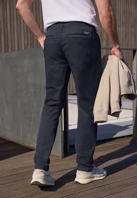 Straight Leg Chino in leichter Qualität dark ink blue