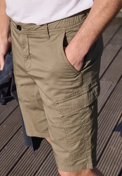 Bermuda im Regular Fit im Cargo-Look warm sand