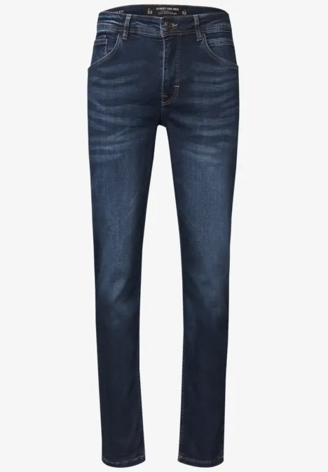 Jean Slim Leg à coupe ajustée indigo blue wash Un jean bleu foncé simple, coupe droite, avec design classique à cinq poches.