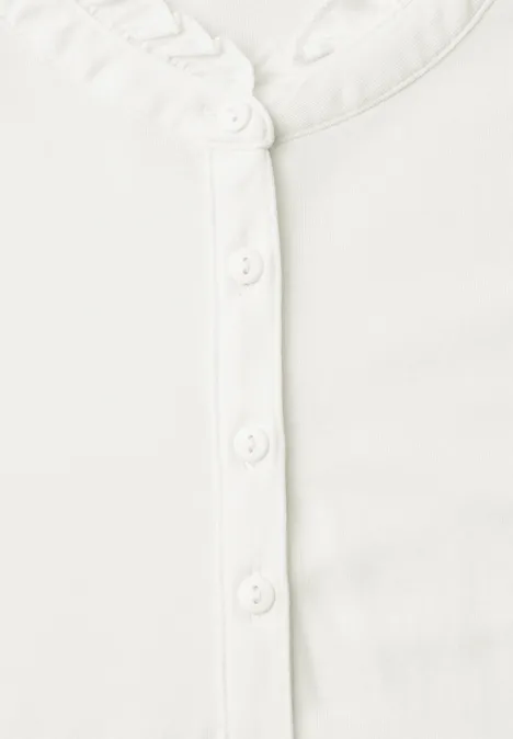 Shirt met lange mouwen, ronde hals en ruches off white Weiße Bluse mit Rüschenkragen und Knopfleiste
