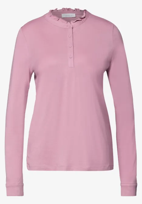 Shirt met lange mouwen, ronde hals en ruches pearly rose Rosa Langarmshirt mit Rüschenkragen und Knopfleiste, schlicht und elegant.