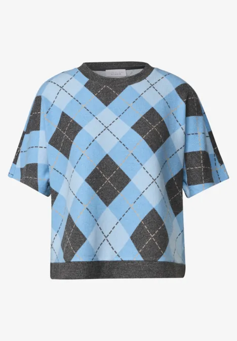 Shirt met gebreide look en argylepatroon loom blue Kurzärmliges Pullover-Shirt mit hellblau-grauen Argyle-Rauten.
