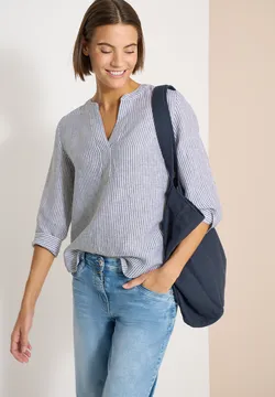Blouse met print in rookblauw/wit bedrukt | Witt
