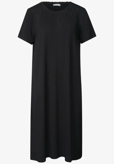 Schlichtes, knielanges schwarzes T-Shirt-Kleid mit kurzen Ärmeln und geripptem Rundhalsausschnitt.