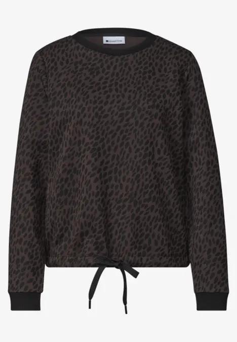 Pull noir à motif léopard marron, col rond avec cordon de serrage à la taille.