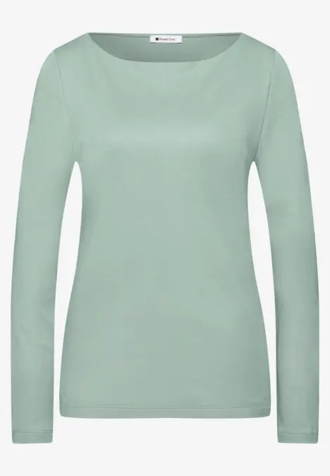 Schlichtes, mintgrünes Langarmshirt für Damen mit weitem Rundhalsausschnitt.