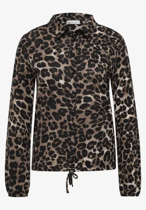 Leoprint-Bluse mit Kragen, langen Ärmeln und Tunnelzug am Saum.