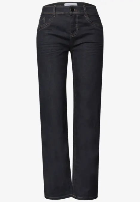 Jean droit bleu foncé à taille haute et cinq poches classiques.