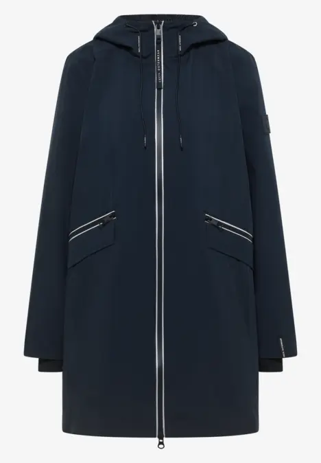 Navyblauer, mittellanger Mantel mit Kapuze, durchgehendem Reißverschluss und schrägen Taschen.
